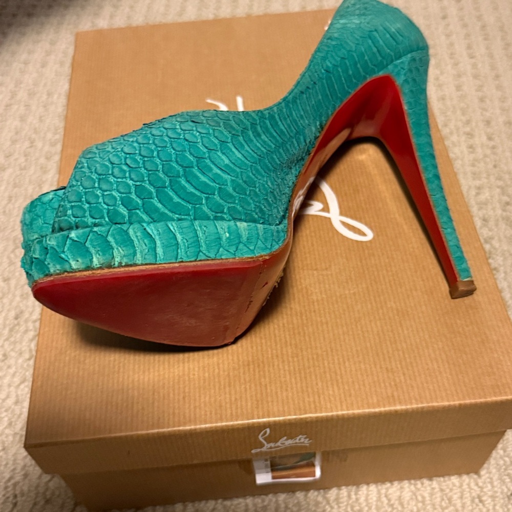 Christian Louboutin Altadama 100 Pumps Python in turquoise size 38.5